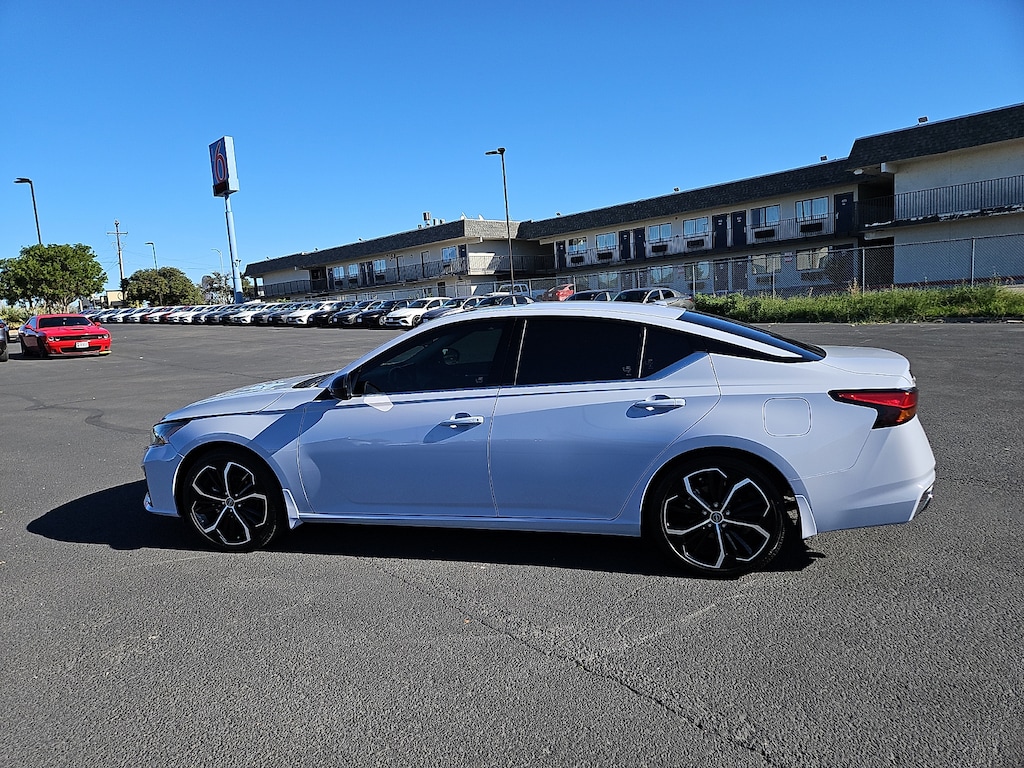 Used 2024 Nissan Altima 2.5 SR