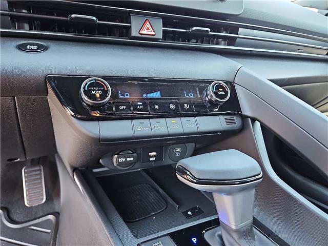 2025 Hyundai Elantra SEL - Photo 18