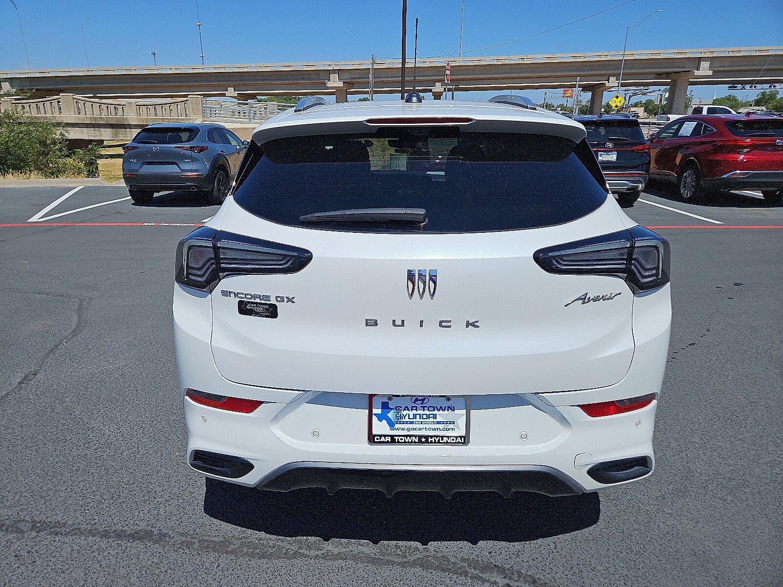 2024 Buick Encore GX Avenir photo 4