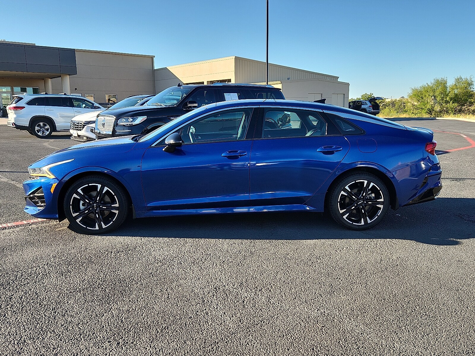 2022 Kia K5 GT-Line photo 2