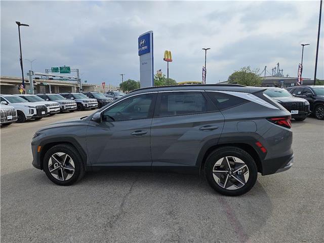 2025 Hyundai Tucson SEL photo 2
