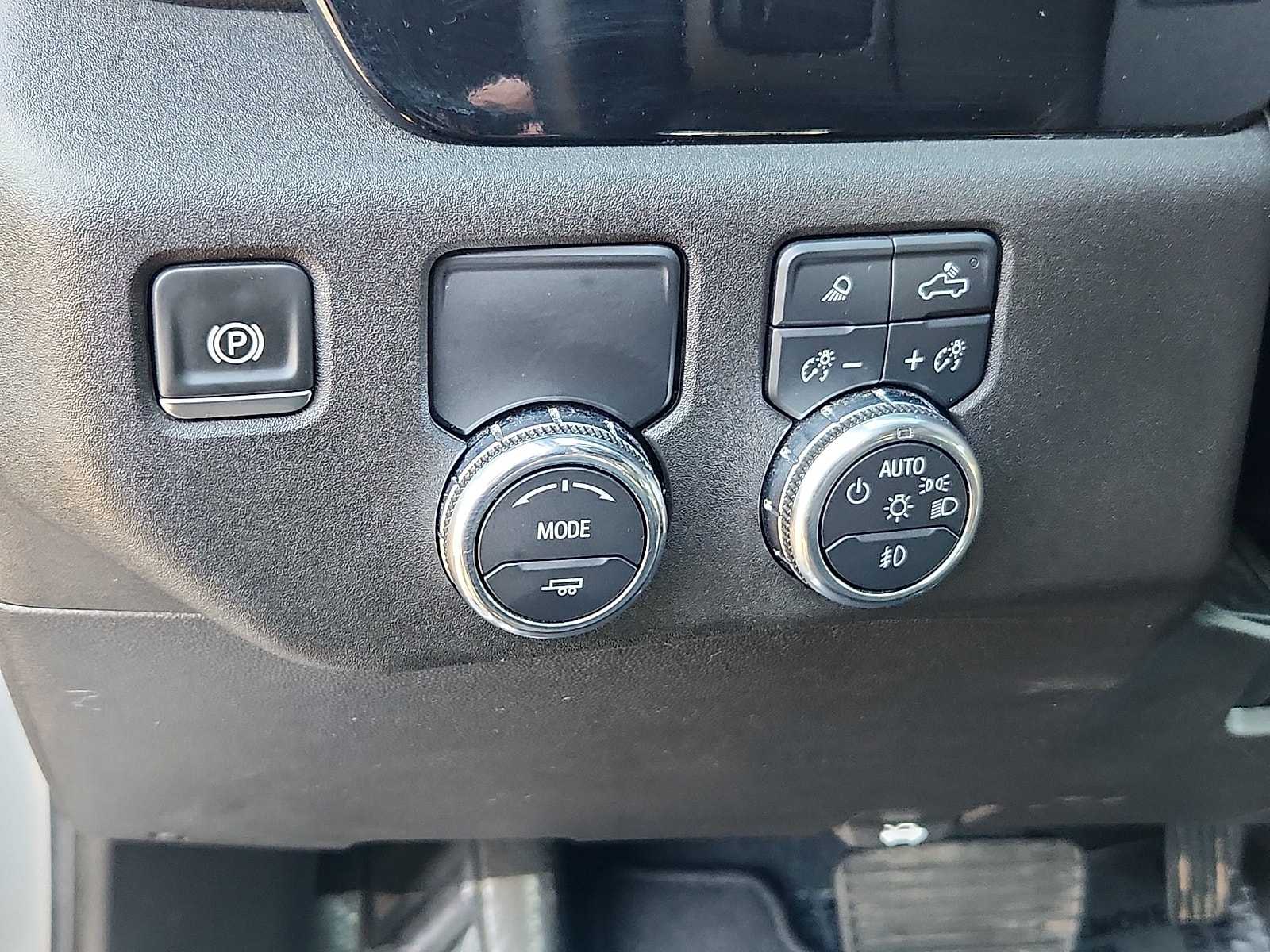 2025 GMC Sierra 1500 SLT - Photo 12