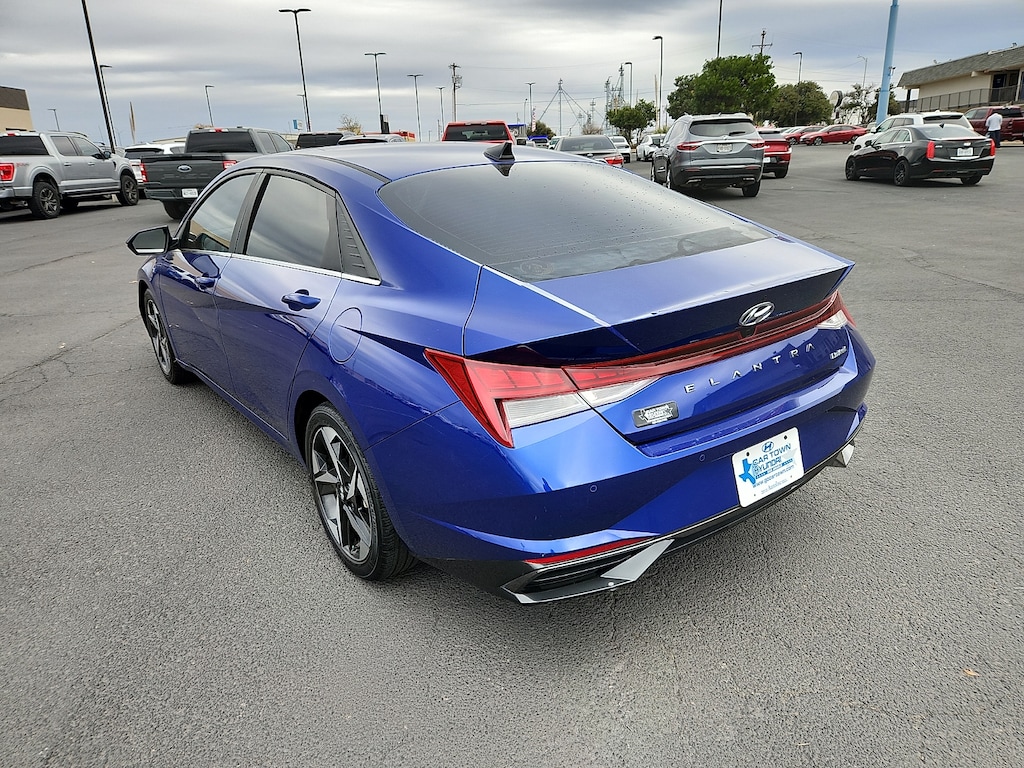 Used 2022 Hyundai Elantra Limited (IVT) Sedan