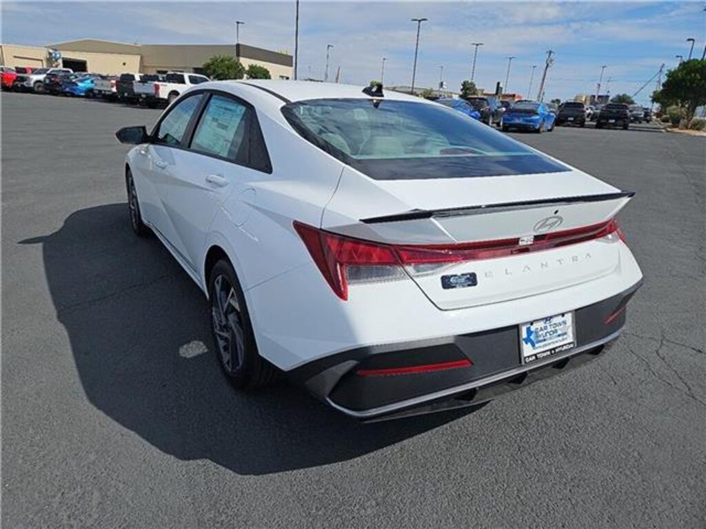 New 2025 Hyundai Elantra SEL Sport Sedan