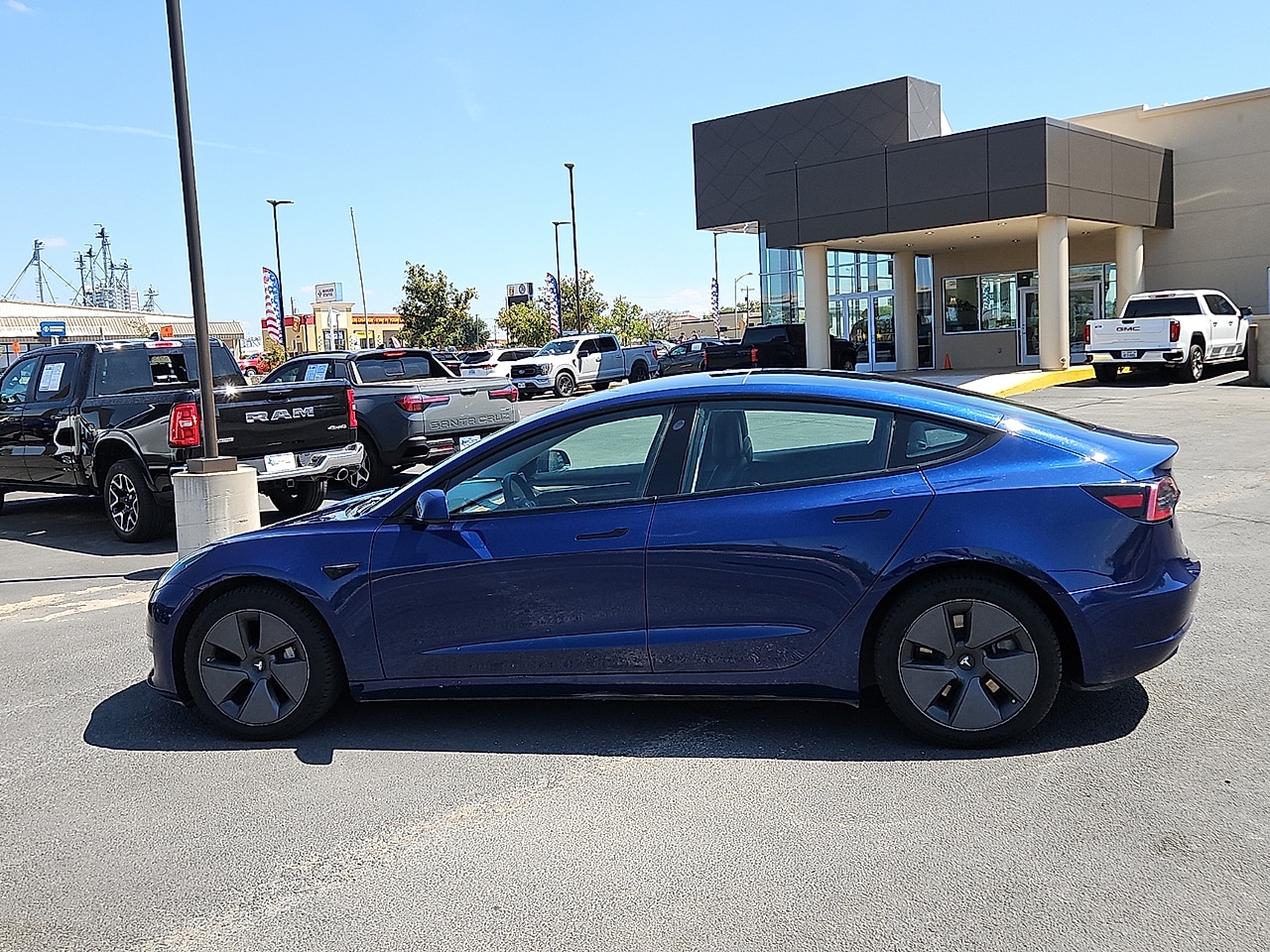 Used 2021 Tesla Model 3 Base with VIN 5YJ3E1EA2MF047060 for sale in San Angelo, TX