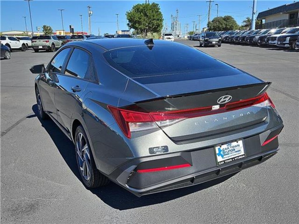 New 2025 Hyundai Elantra SEL Sport Sedan