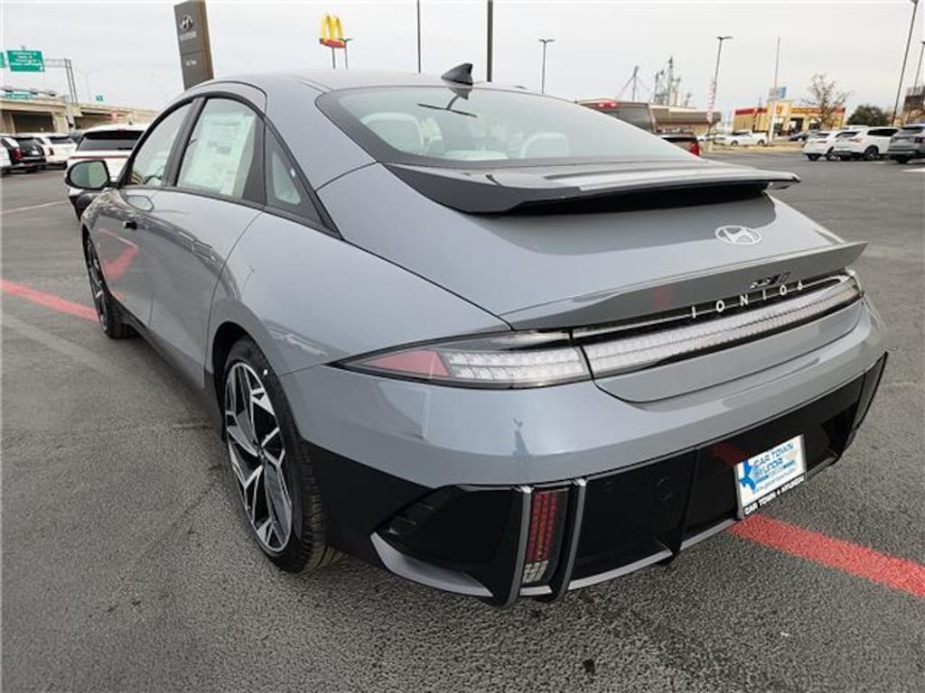 New 2025 Hyundai IONIQ 6 SEL Sedan