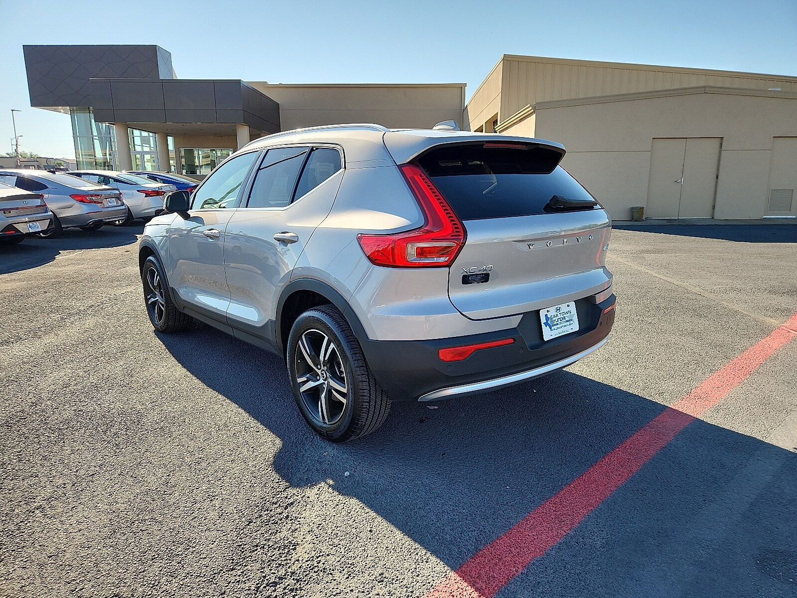 2024 Volvo XC40 Core photo 3
