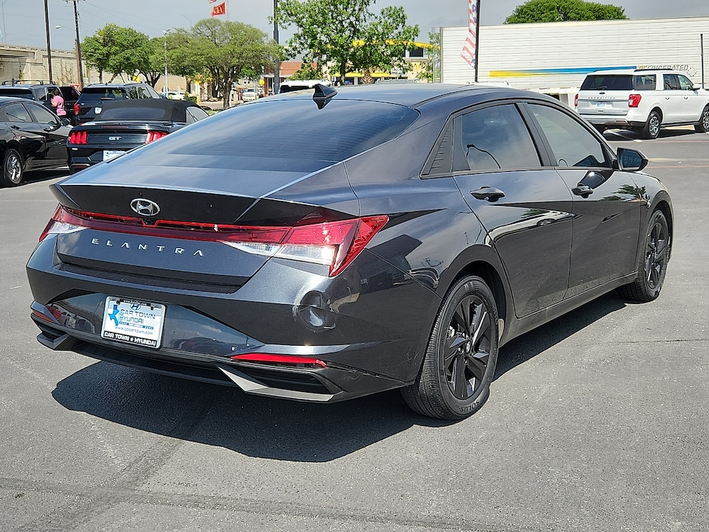 Used 2022 Hyundai Elantra SEL (IVT) Sedan