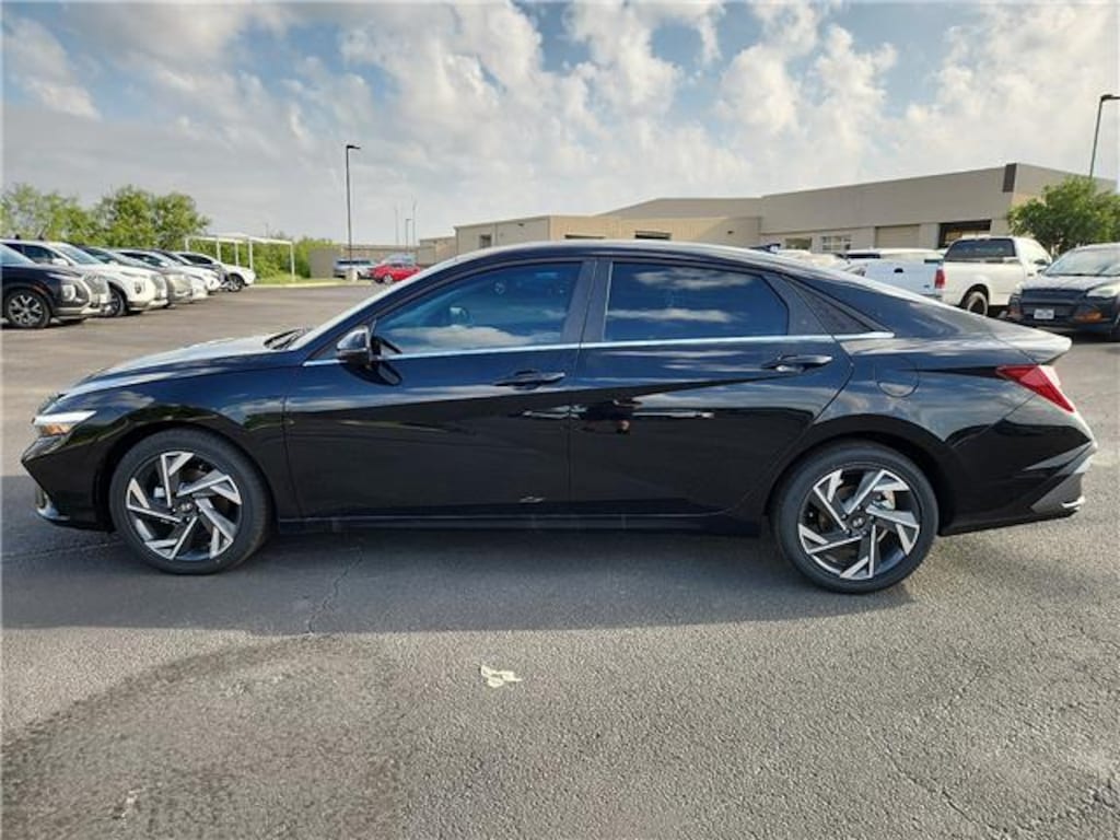 New 2026 Hyundai Elantra Limited Sedan