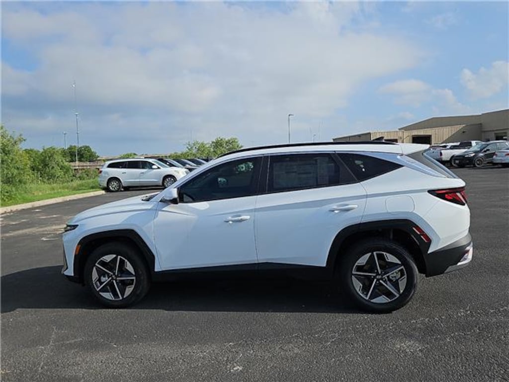 New 2026 Hyundai Tucson Hybrid SEL SUV