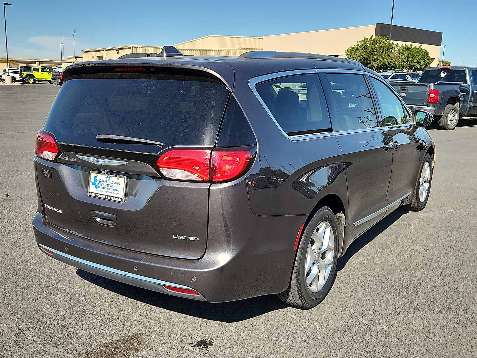 2020 Chrysler Pacifica Limited photo 4