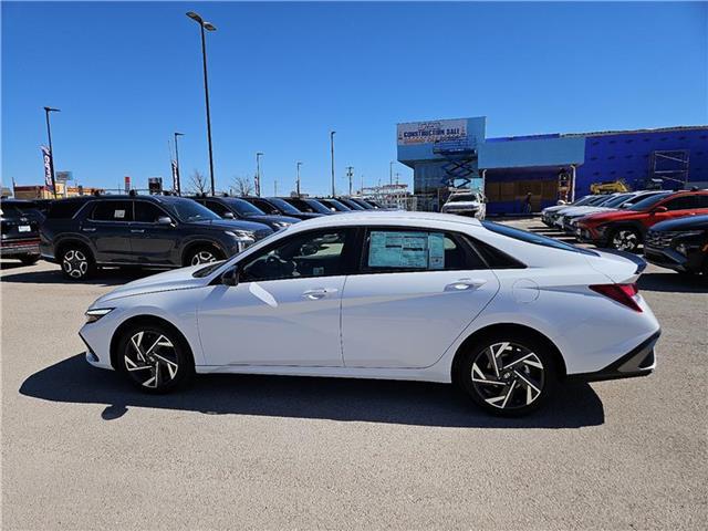 2025 Hyundai Elantra SEL Sport photo 2