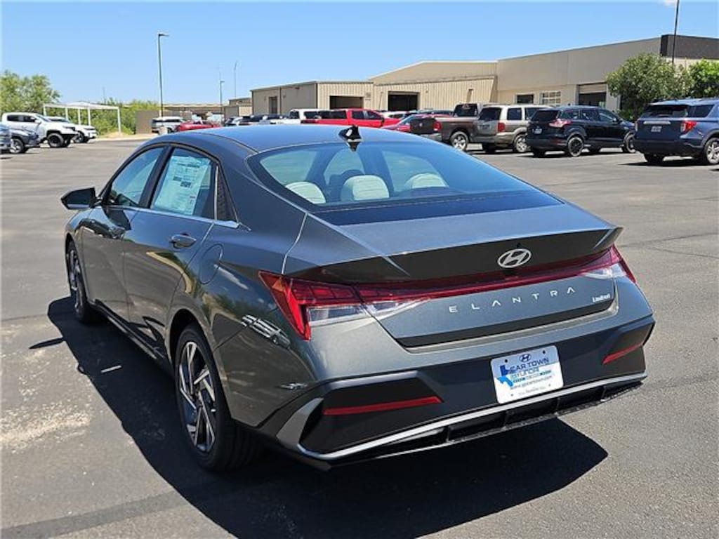 New 2026 Hyundai Elantra Limited Sedan