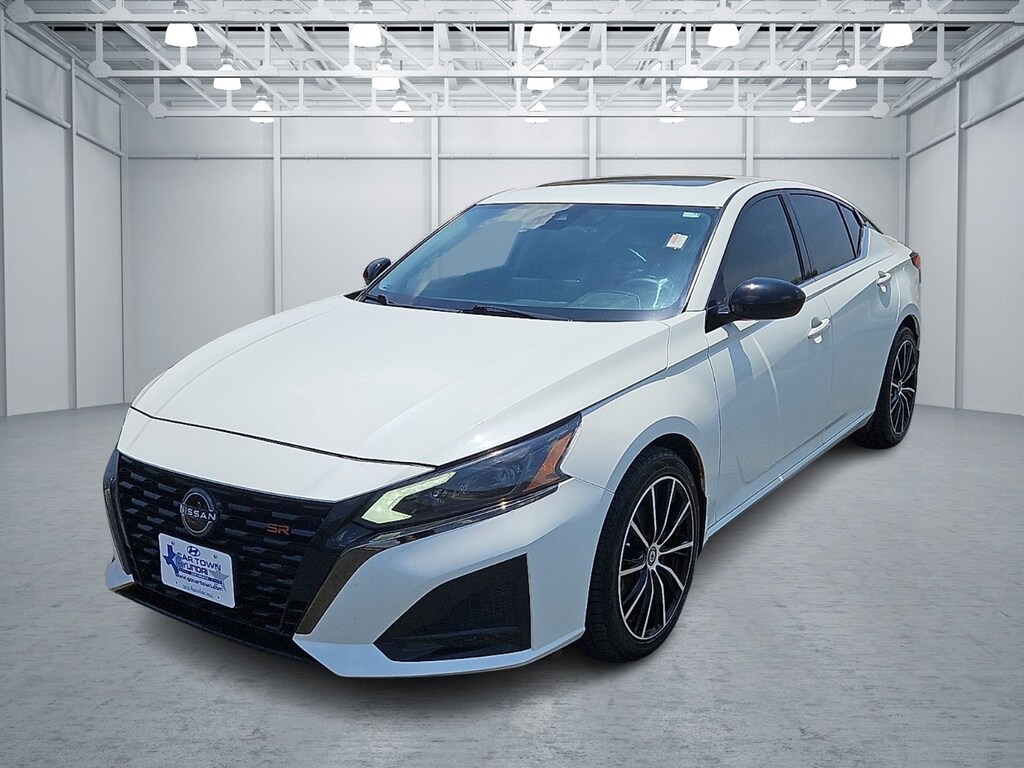 Used 2023 Nissan Altima 2.5 SR