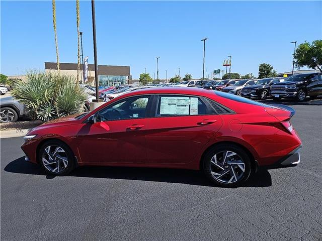 2025 Hyundai Elantra SEL Sport photo 2