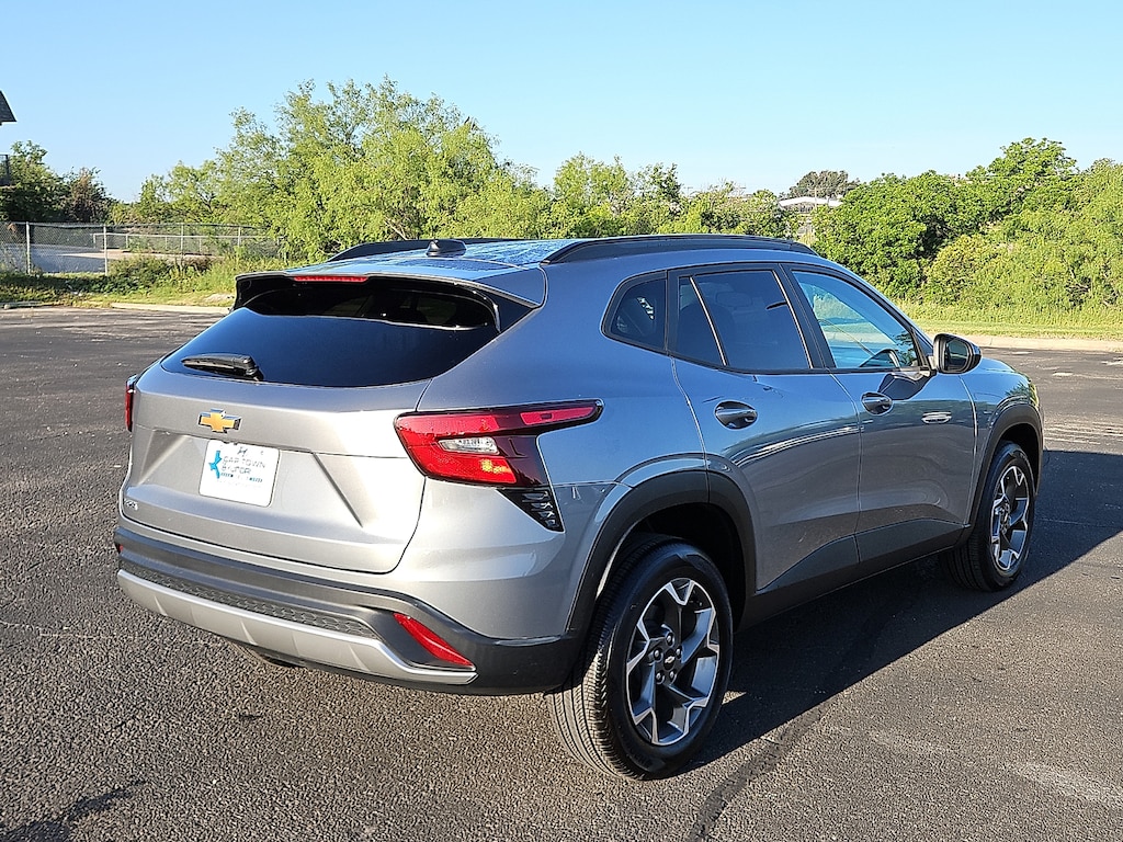 Used 2025 Chevrolet Trax LT Front-Wheel Drive