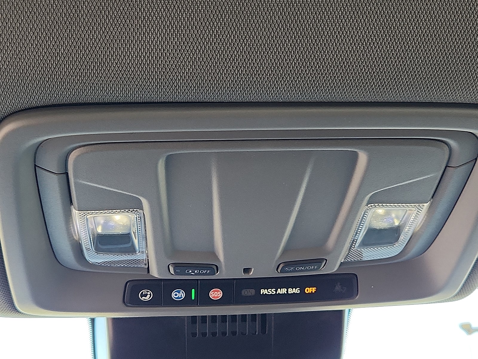2025 GMC Sierra 1500 SLT - Photo 17