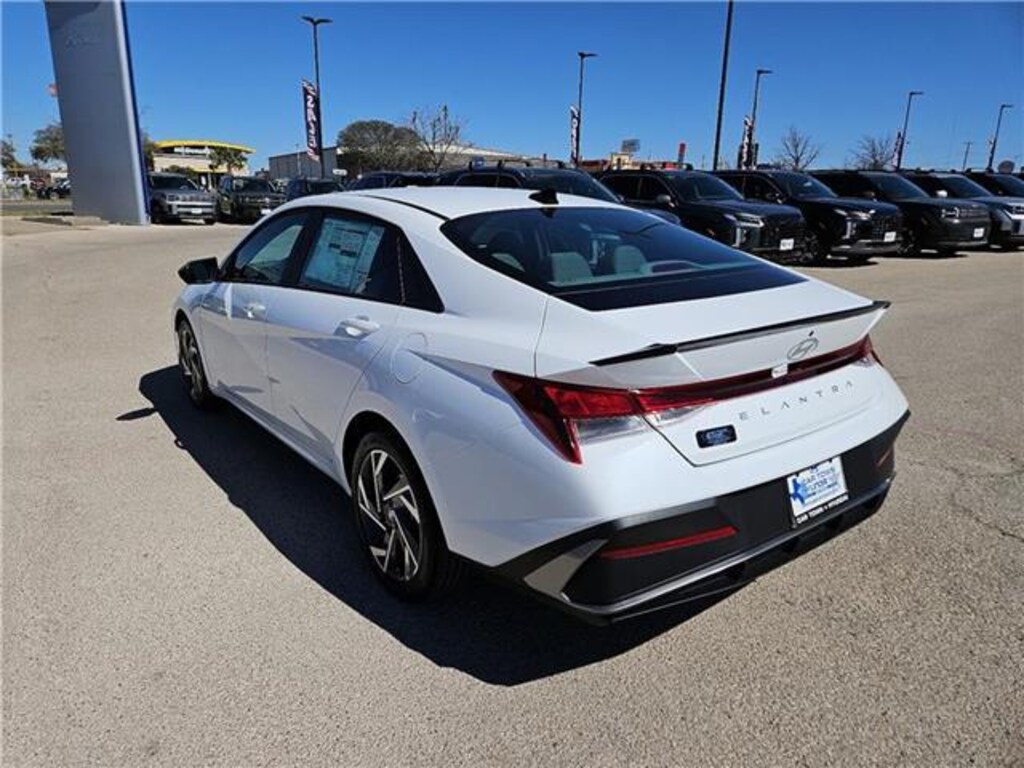 New 2025 Hyundai Elantra SEL Sport Sedan