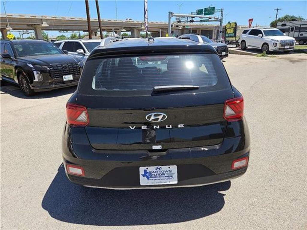 New 2025 Hyundai Venue SEL SUV