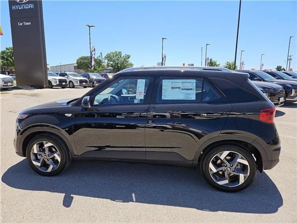 New 2025 Hyundai Venue SEL SUV
