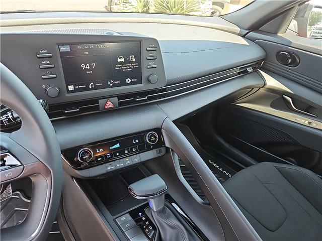 2025 Hyundai Elantra SEL - Photo 16