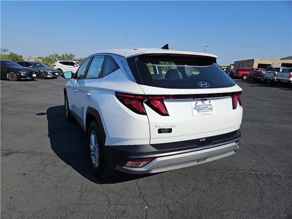 New 2025 Hyundai Tucson SE SUV