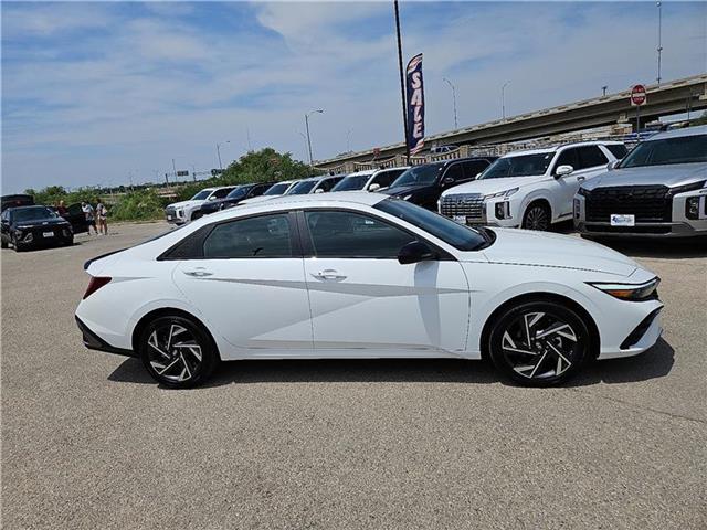 2025 Hyundai Elantra Blue - Photo 6