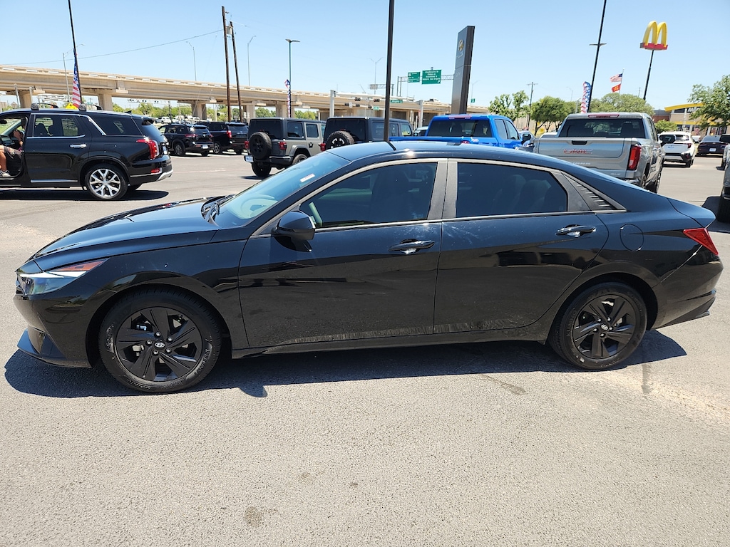 Used 2023 Hyundai Elantra SEL (IVT) Sedan