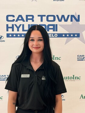 Staff member Stacie Bratcher from ID_cb3ee5b98a32