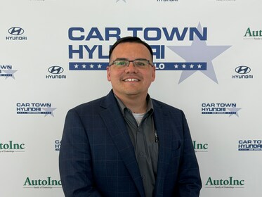 Staff member Jimmy Trejo from ID_f6ef46