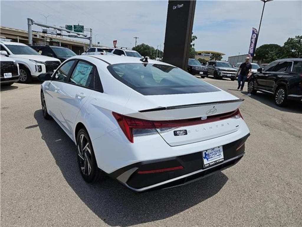 New 2025 Hyundai Elantra Hybrid SEL Sport Sedan