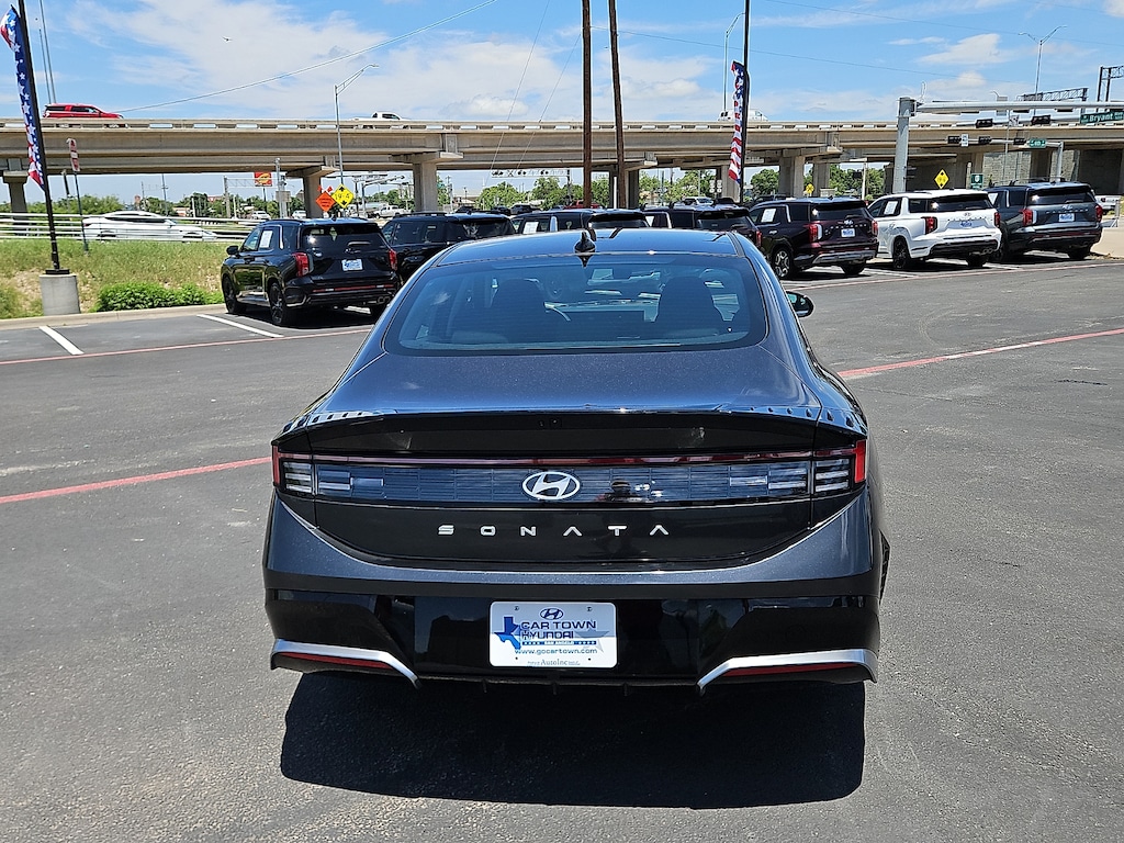 Used 2025 Hyundai Sonata SEL Front-Wheel Drive Sedan