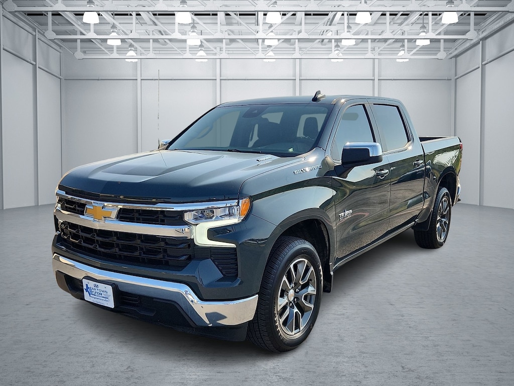 Used 2025 Chevrolet Silverado 1500 LT w/1LT 4x2 Crew Cab 6.6 ft. box 157 in. WB