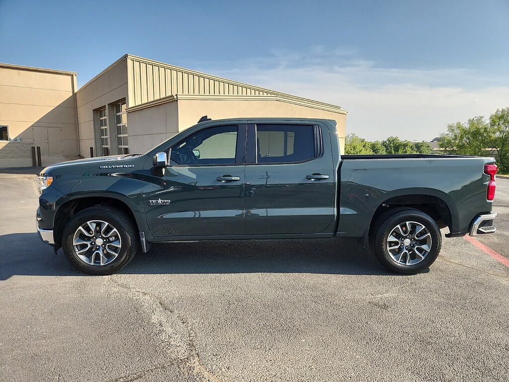 Used 2025 Chevrolet Silverado 1500 LT w/1LT 4x2 Crew Cab 6.6 ft. box 157 in. WB