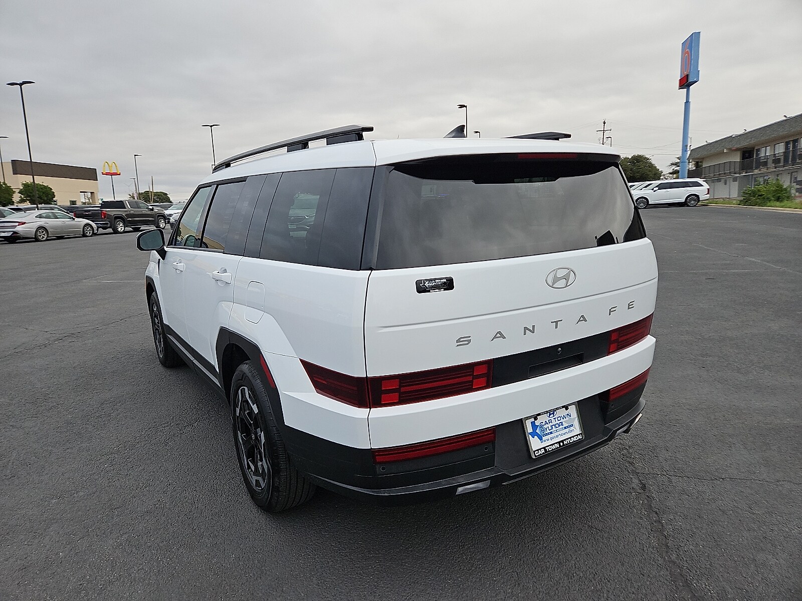 2025 Hyundai Santa Fe SEL photo 3