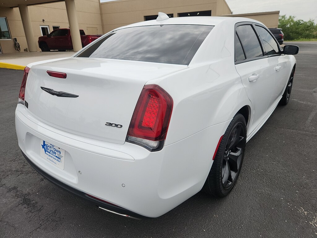 Used 2022 Chrysler 300 Touring L Rear-Wheel Drive Sedan