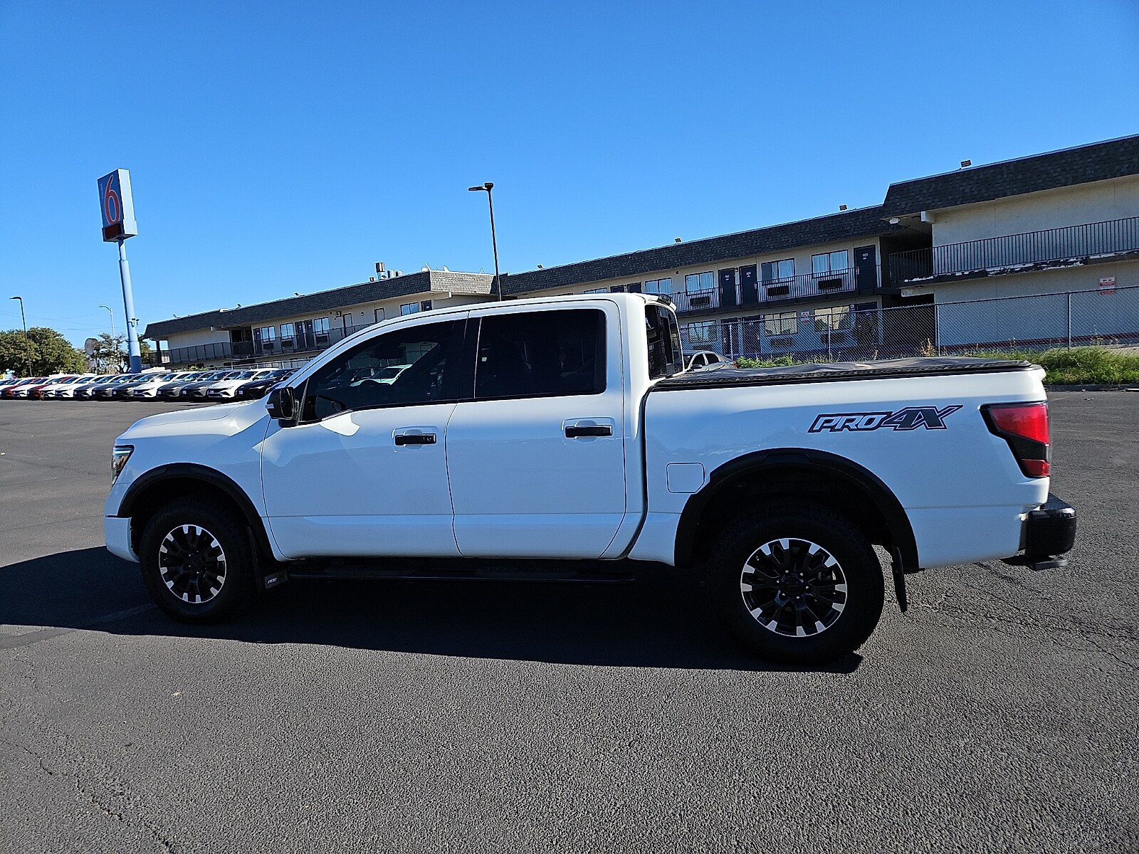 2021 Nissan Titan PRO-4X Crew Cab photo 2