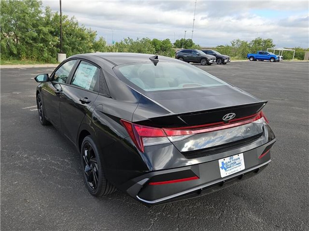 New 2026 Hyundai Elantra SEL Sport Sedan