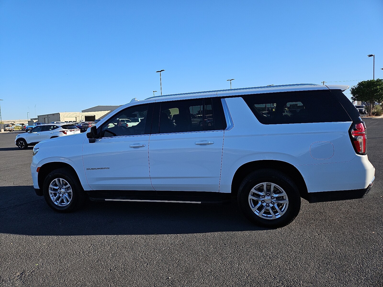 2024 Chevrolet Suburban LS photo 2