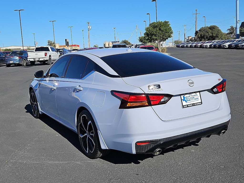 Used 2024 Nissan Altima 2.5 SR