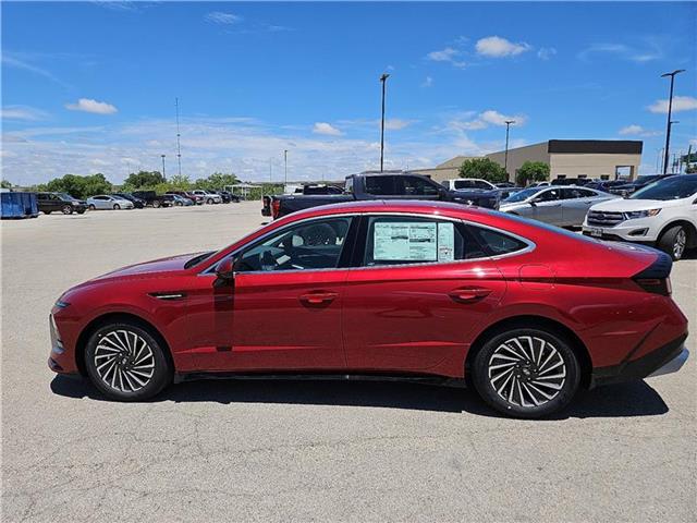 2025 Hyundai Sonata Hybrid SEL photo 2