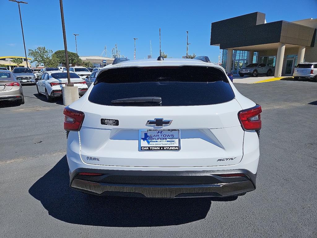 Used 2025 Chevrolet Trax LL