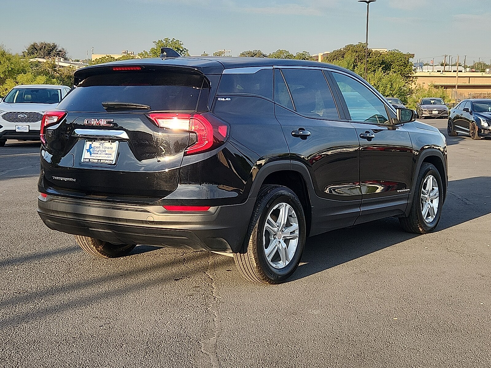 2024 Gmc Terrain SLE photo 4