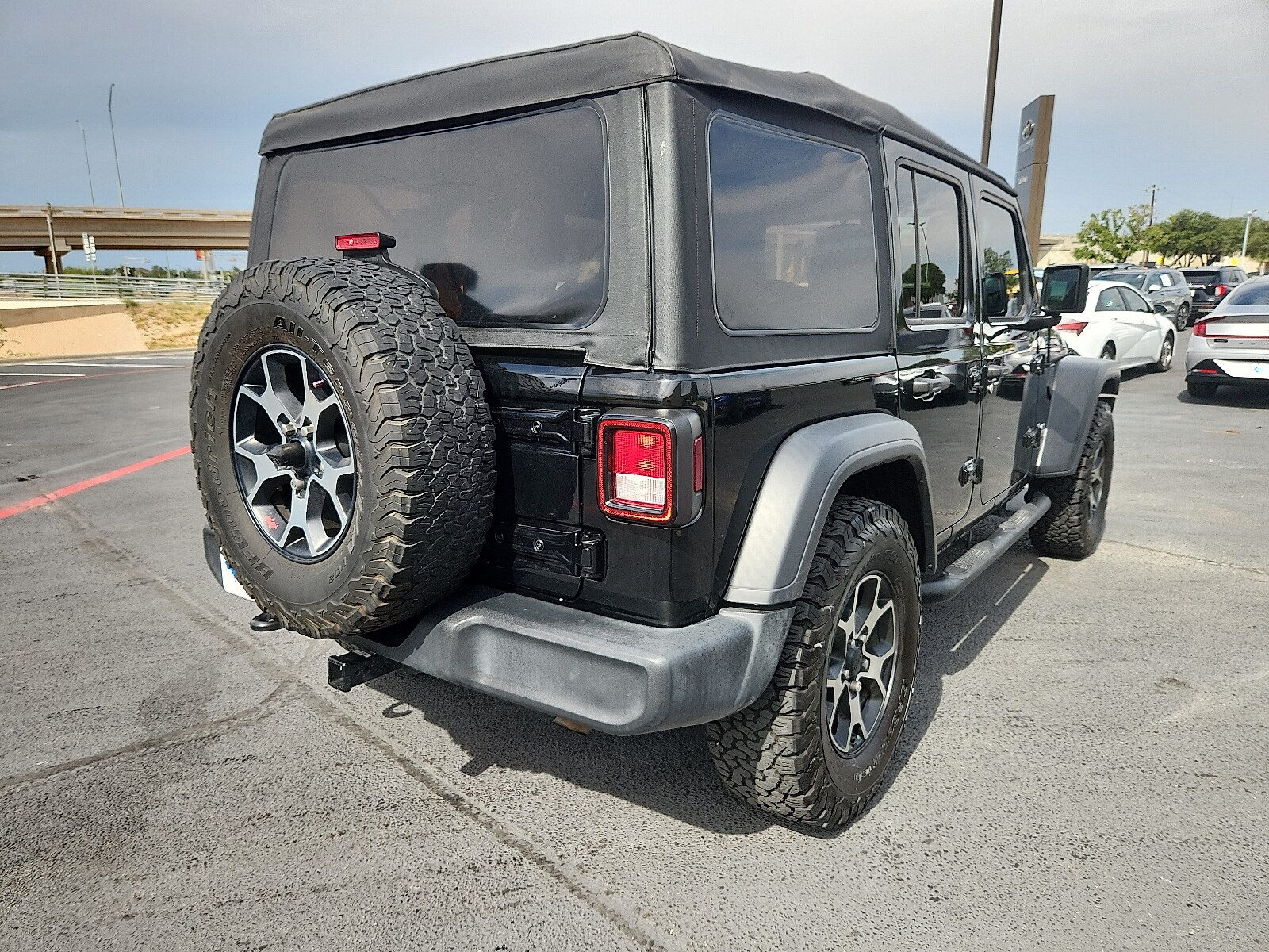 2020 Jeep Wrangler Unlimited Sport photo 4