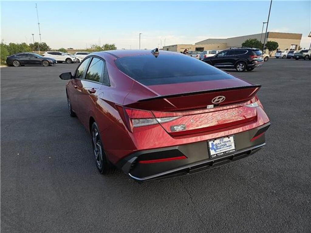 New 2025 Hyundai Elantra SEL Sport Sedan
