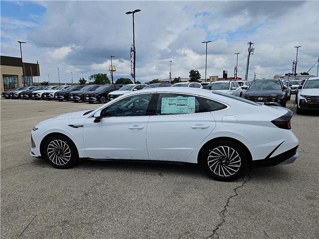 2025 Hyundai Sonata Hybrid SEL photo 2