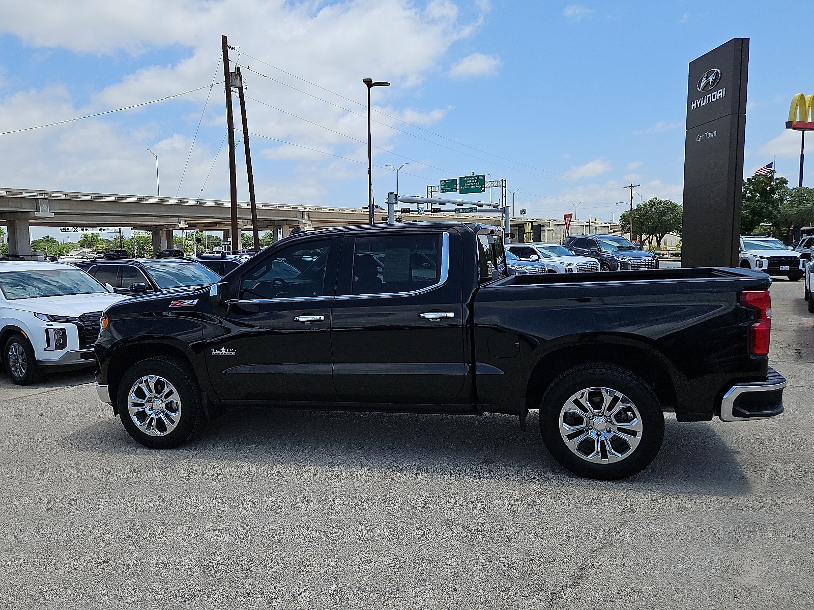 Used 2024 Chevrolet Silverado 1500 LTZ with VIN 2GCUDGED2R1244440 for sale in San Angelo, TX