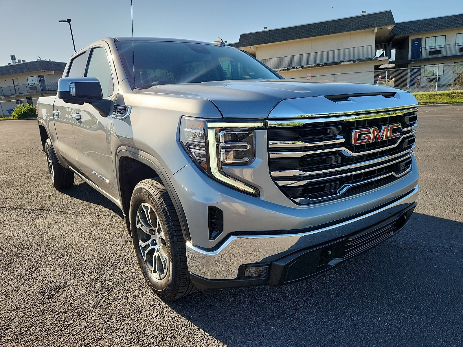 2025 GMC Sierra 1500 SLT - Photo 6