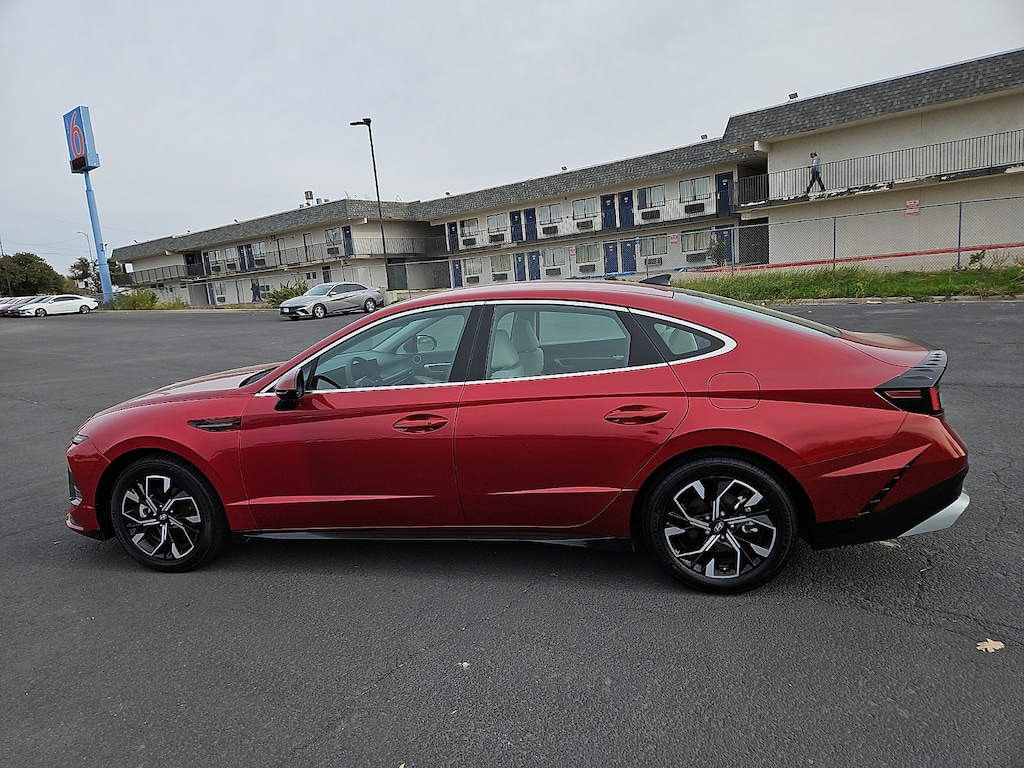 Used 2024 Hyundai Sonata SEL Front-Wheel Drive Sedan